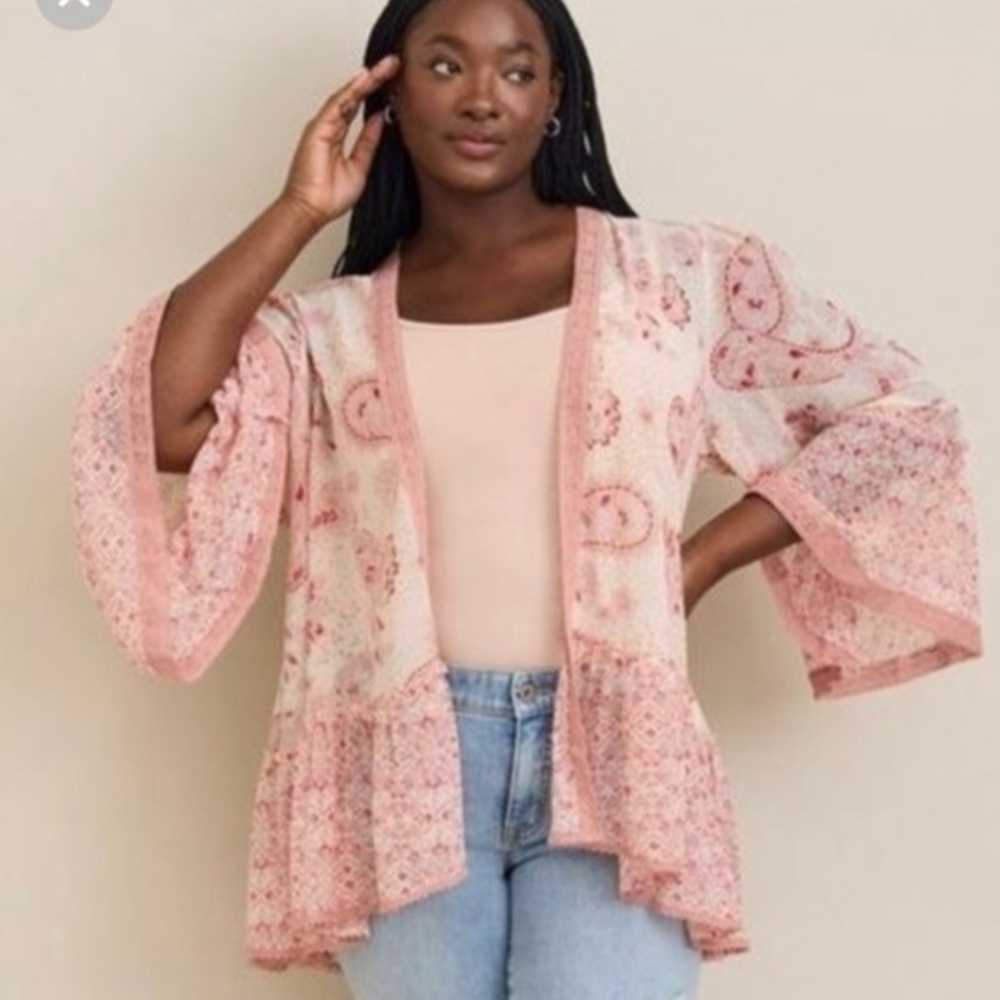 Torrid Pink and Cream Floral Kimono